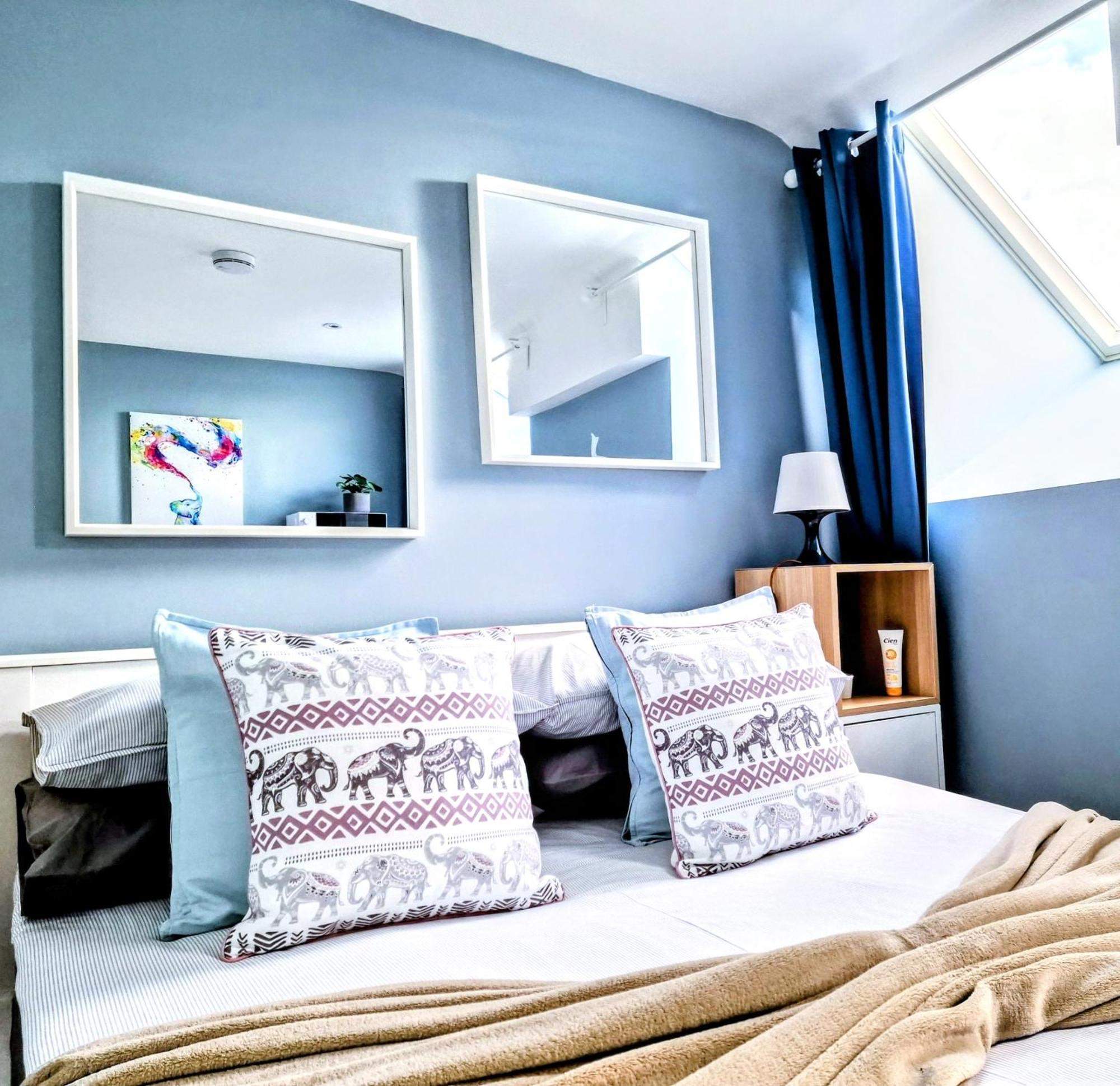 Blue Elephant Room! Lucan Buitenkant foto